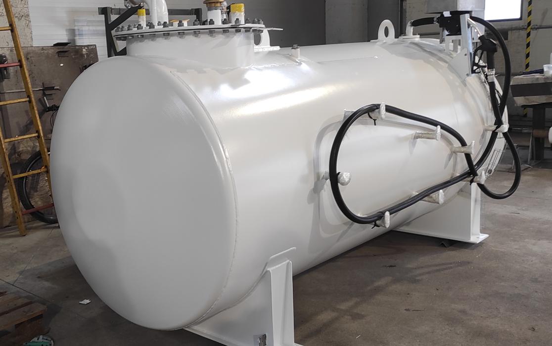 Above-ground double-walled liquid fuel tank