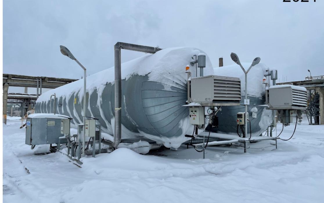 Liquefied carbon dioxide storage tank